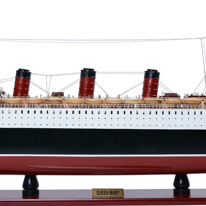Maquette de grand navire de croisière Queen Mary