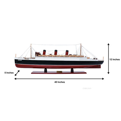 Maquette de grand navire de croisière Queen Mary