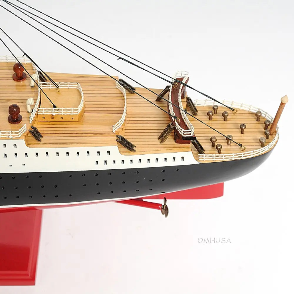 Queen Mary Large with Display Case