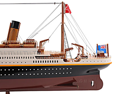 RMS Titanic Large with Display Case