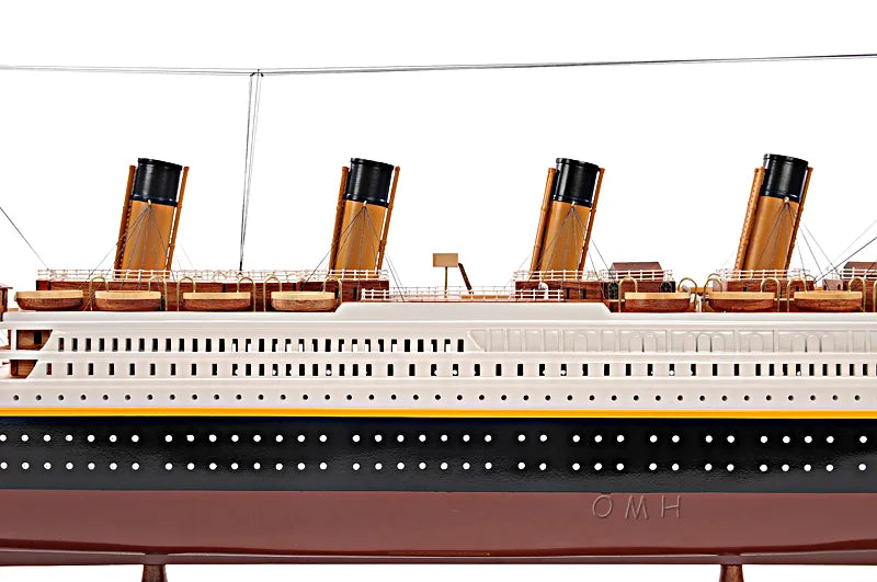 RMS Titanic Ship Model - Medium