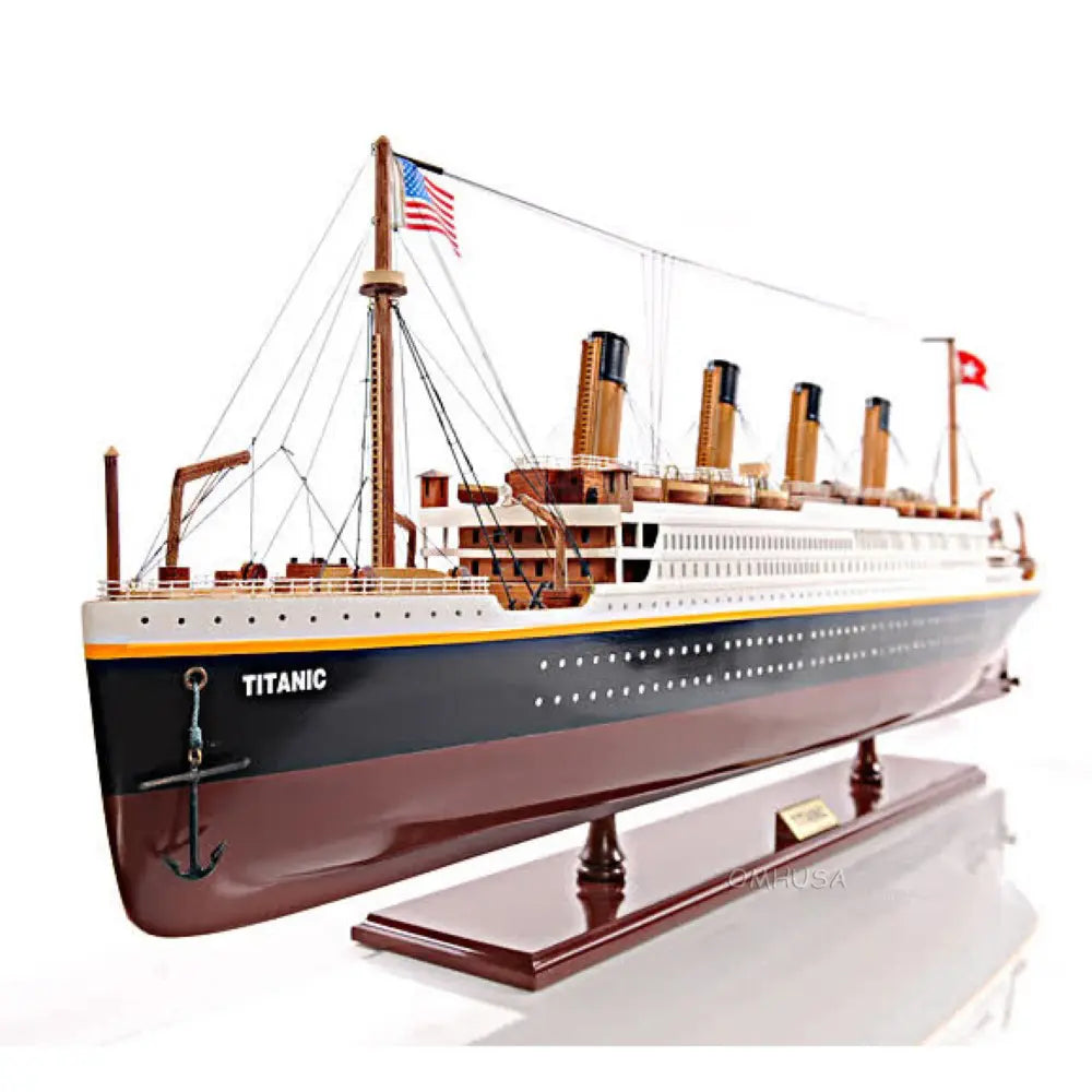 RMS Titanic Midsize with Display Case
