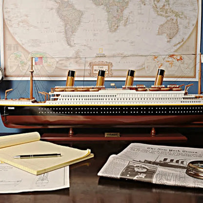 RMS Titanic Midsize with Display Case