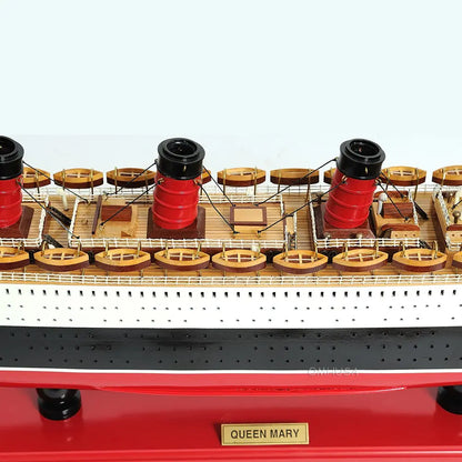 Queen Mary Midsize with Display Case