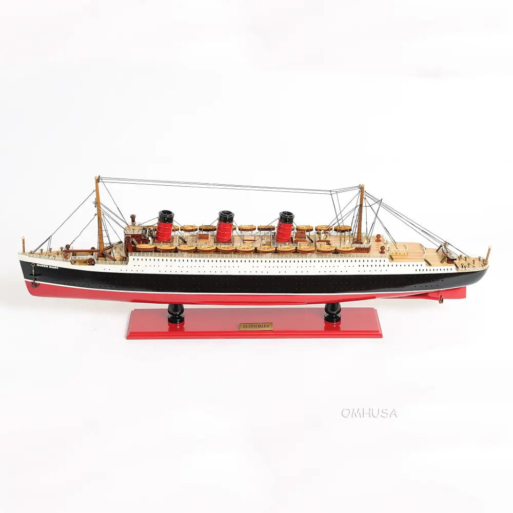 Queen Mary Midsize with Display Case