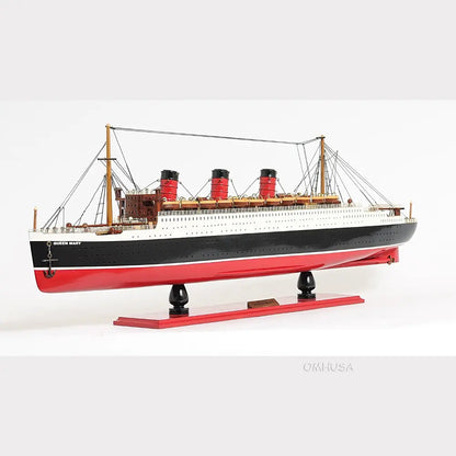 Queen Mary Midsize with Display Case