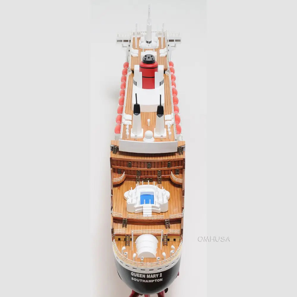Maquette du paquebot Queen Mary II