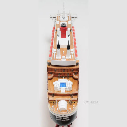 Maquette du paquebot Queen Mary II