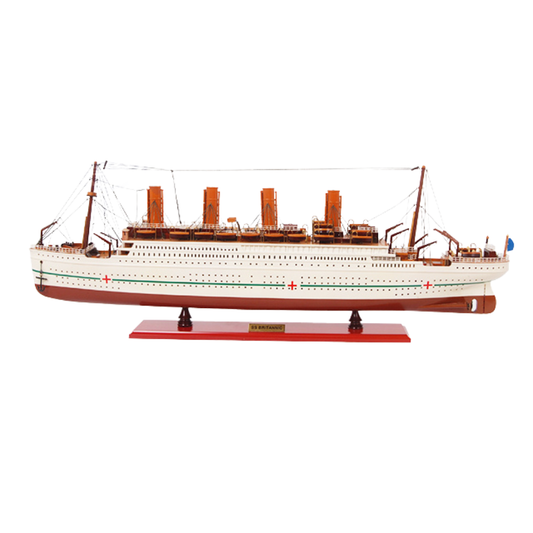 Maquette peinte du paquebot Britannic