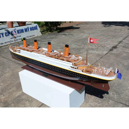 Titanic Painted XXL Exclusive Edition Cruiseship Model