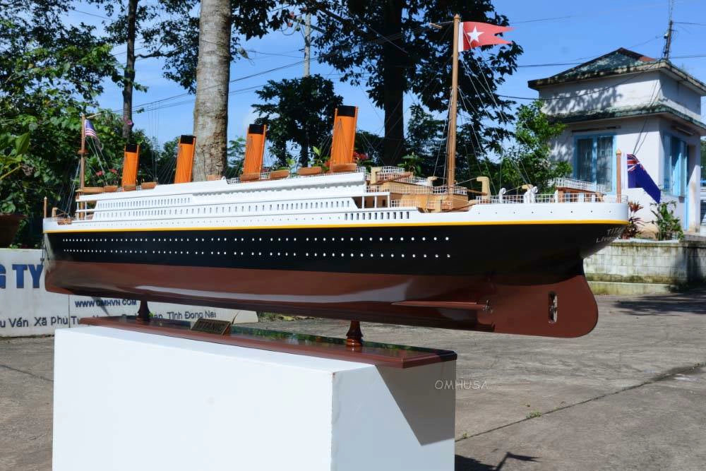 USCGC Dallas WHEC-716 30 Inches L Ship Model