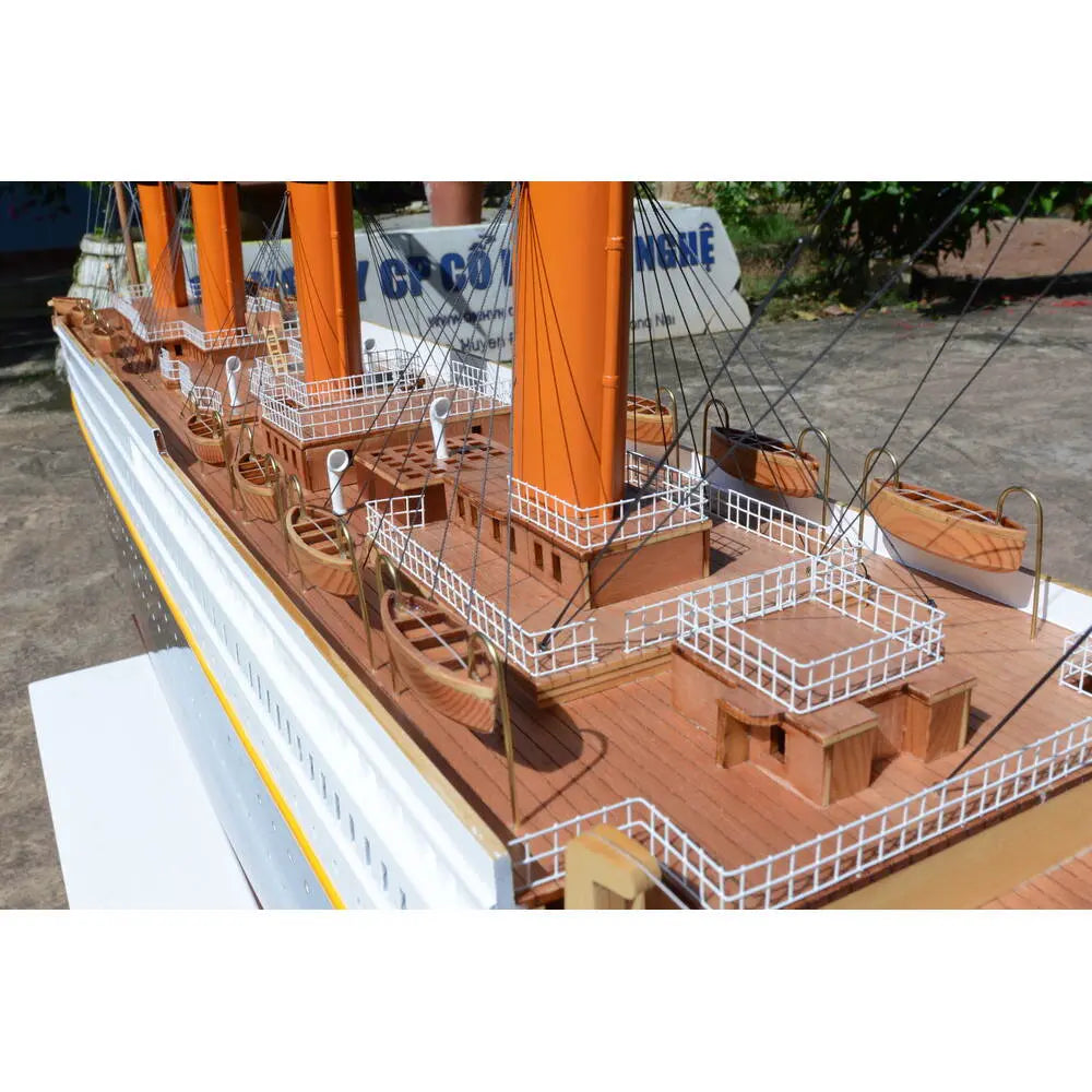 Titanic Painted XXL Exclusive Edition Cruiseship Model