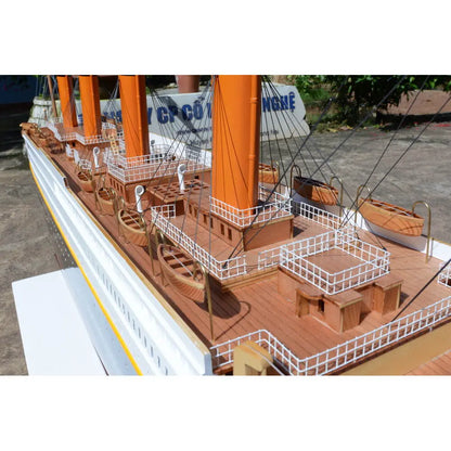 Titanic Painted XXL Exclusive Edition Cruiseship Model