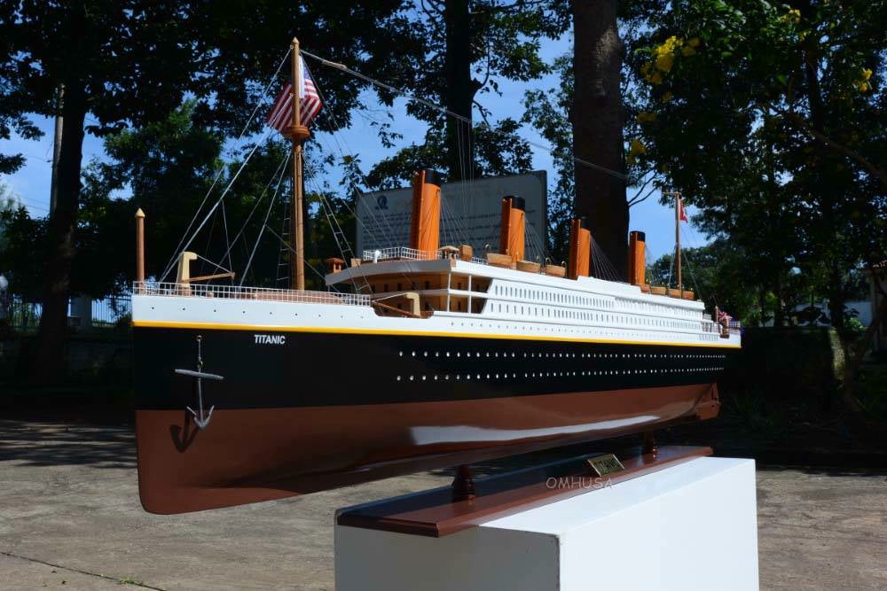 USCGC Dallas WHEC-716 30 Inches L Ship Model