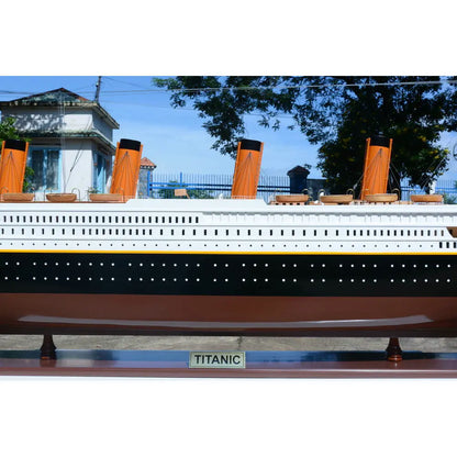 Titanic Painted XXL Exclusive Edition Cruiseship Model