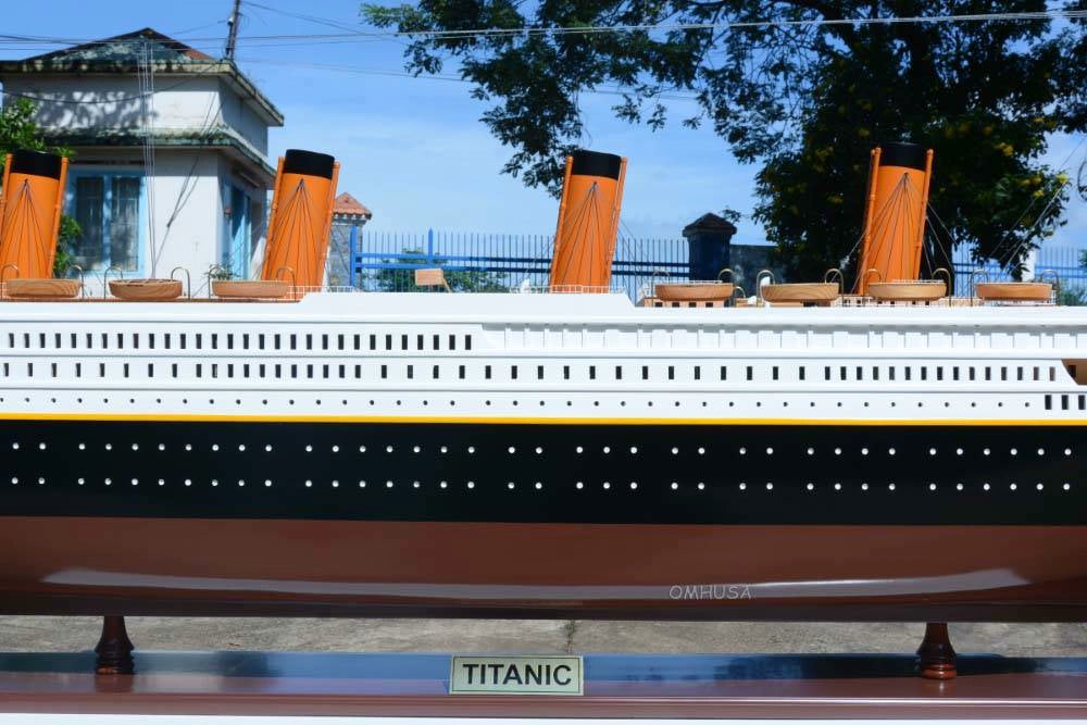 USCGC Dallas WHEC-716 30 Inches L Ship Model
