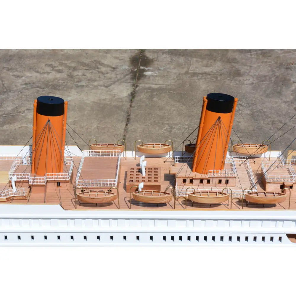 Titanic Painted XXL Exclusive Edition Cruiseship Model