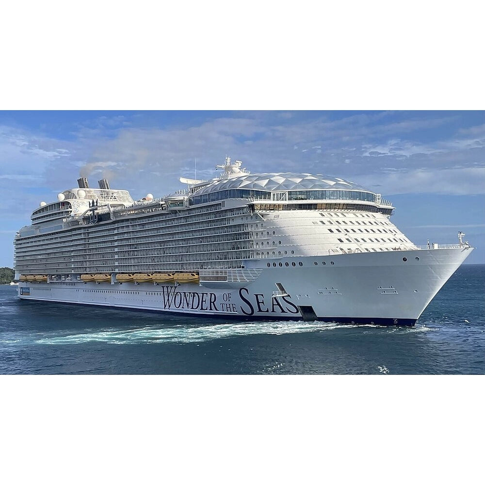 American Wonder of the Seas (Oasis Class) – Royal Caribbean 30 Inches Ship Model