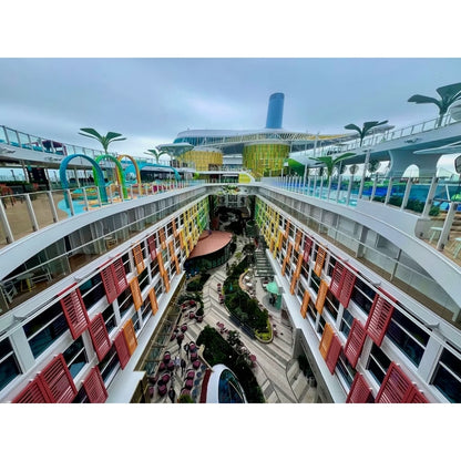 American Icon of the Seas (Icon Class) – Royal Caribbean 30 Inches Ship Model