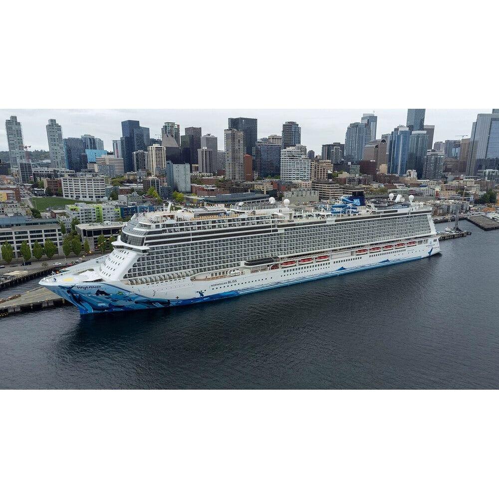 American Norwegian Bliss (Breakaway Plus Class) – Norwegian Cruise Line 30 Inches Ship Model