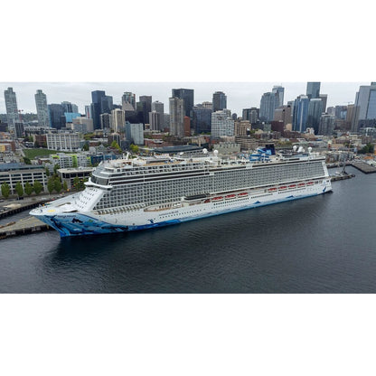 American Norwegian Bliss (Breakaway Plus Class) – Norwegian Cruise Line 30 Inches Ship Model