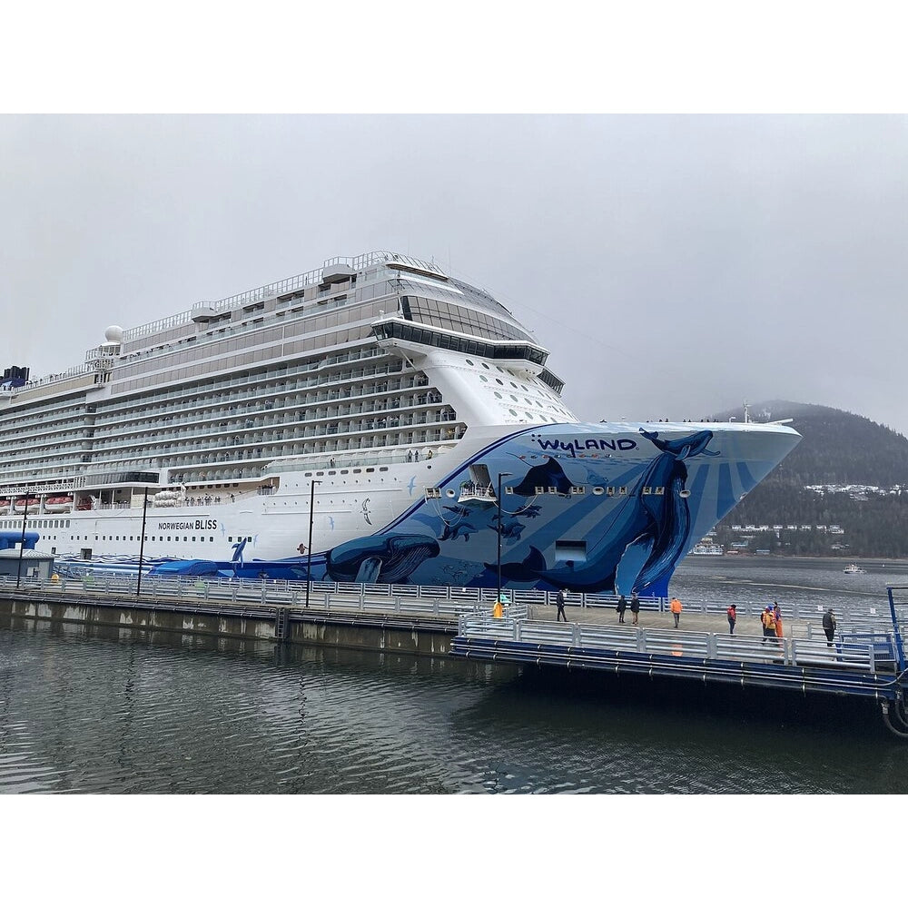 American Norwegian Bliss (Breakaway Plus Class) – Norwegian Cruise Line 30 Inches Ship Model