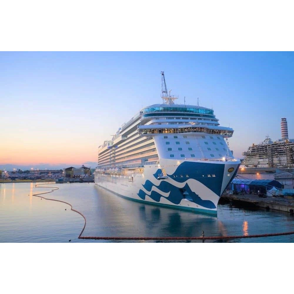 American Enchanted Princess (Royal-Class) Cruise Ship 30 Inches Model