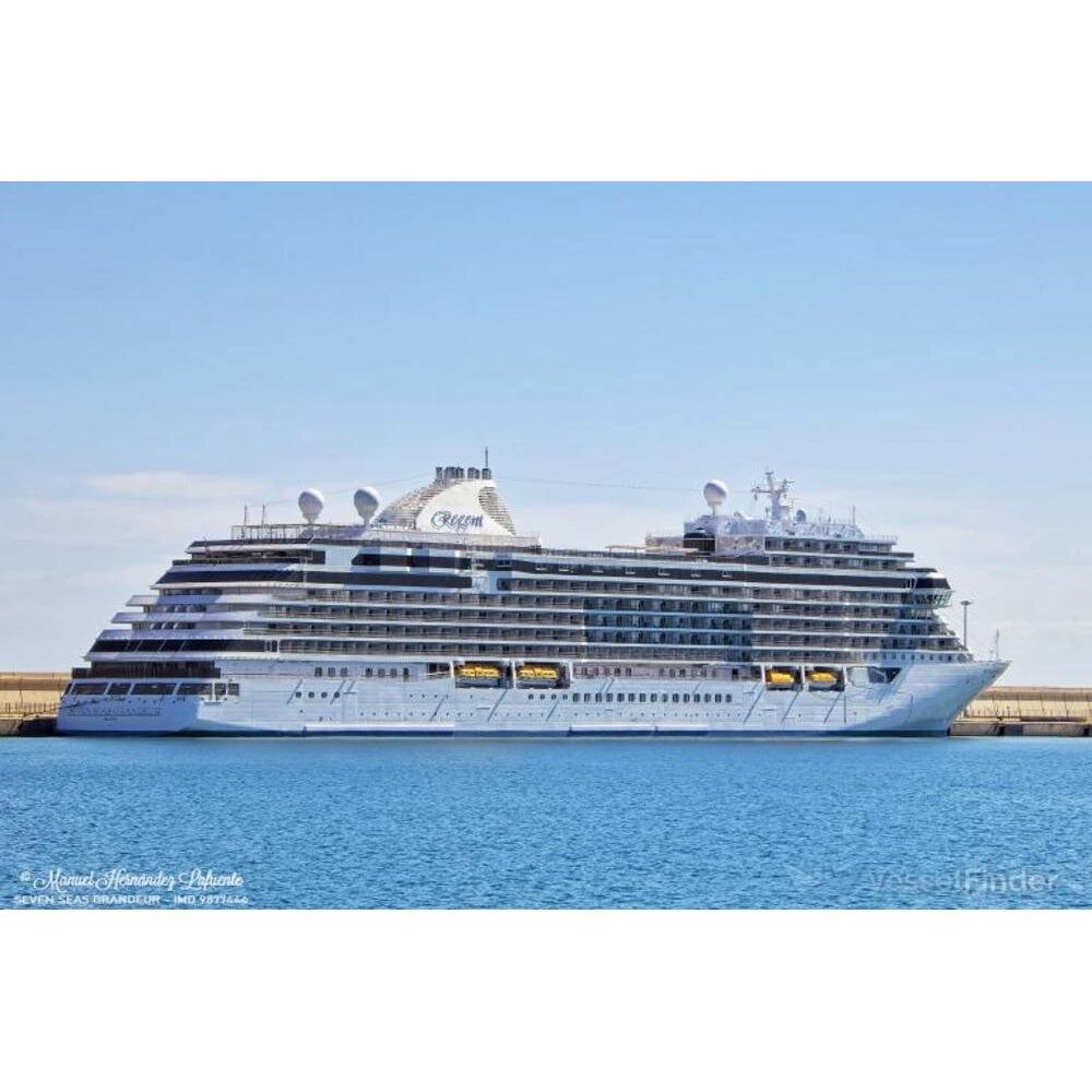 American Seven Seas Grandeur (Explorer-Class) Cruise Ship 30 Inches Model