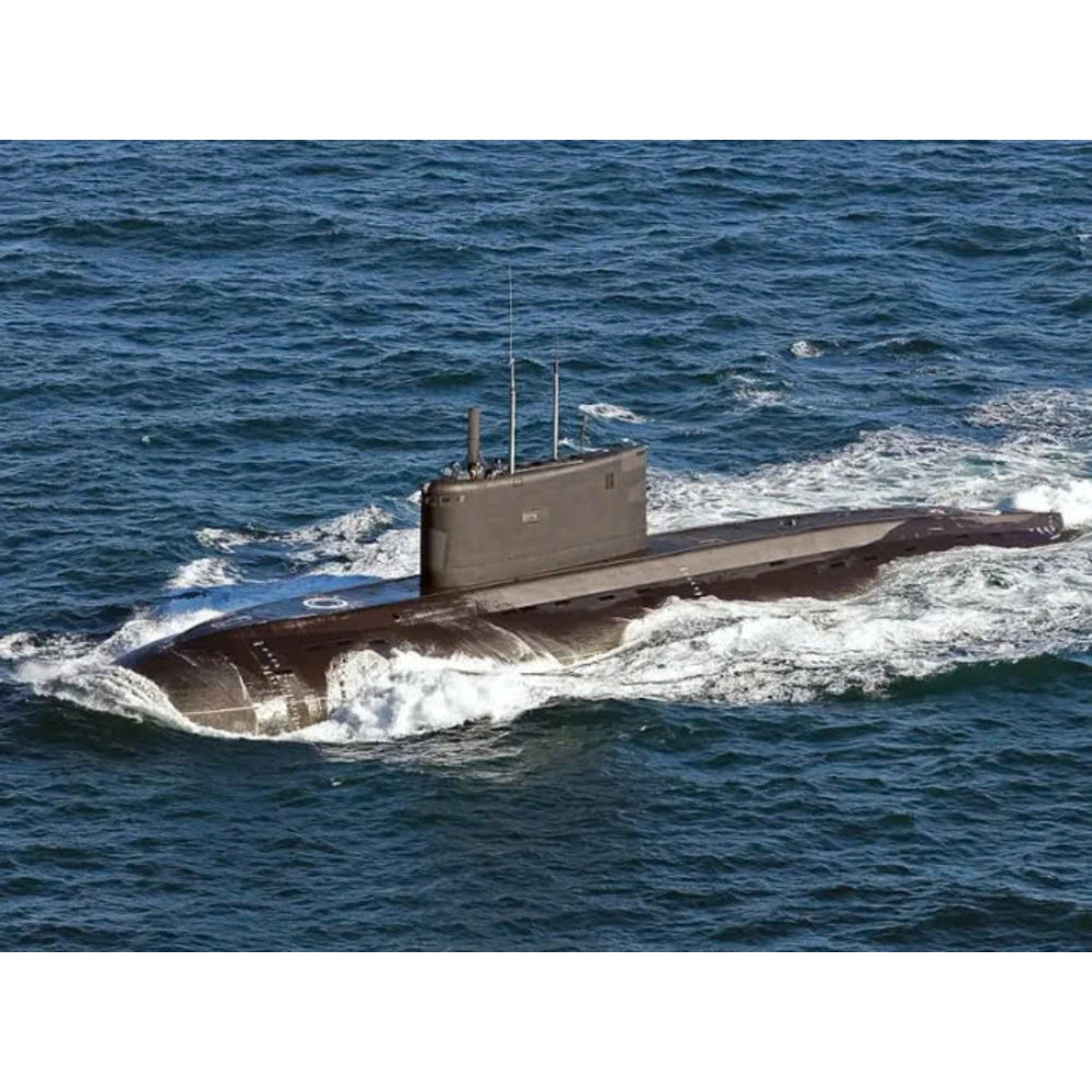 Russian B-871 Alrosa Kilo-Class Submarine (Project 877) 30 Inches Model