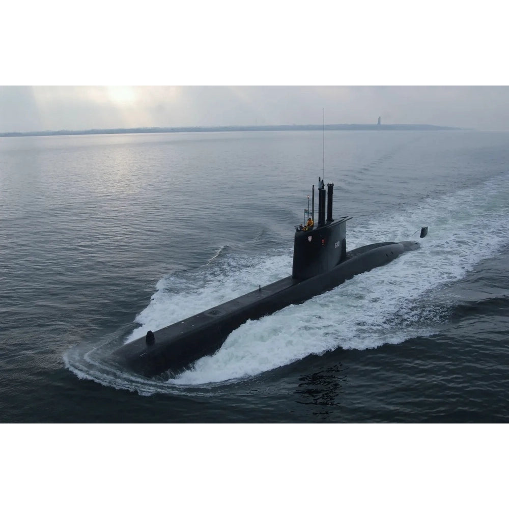 German Type 209 Submarine (U-Boot Klasse 209) 30 Inches Model