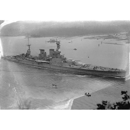 HMS Repulse (Renown-Class) 30 Inches Battlecruiser Model
