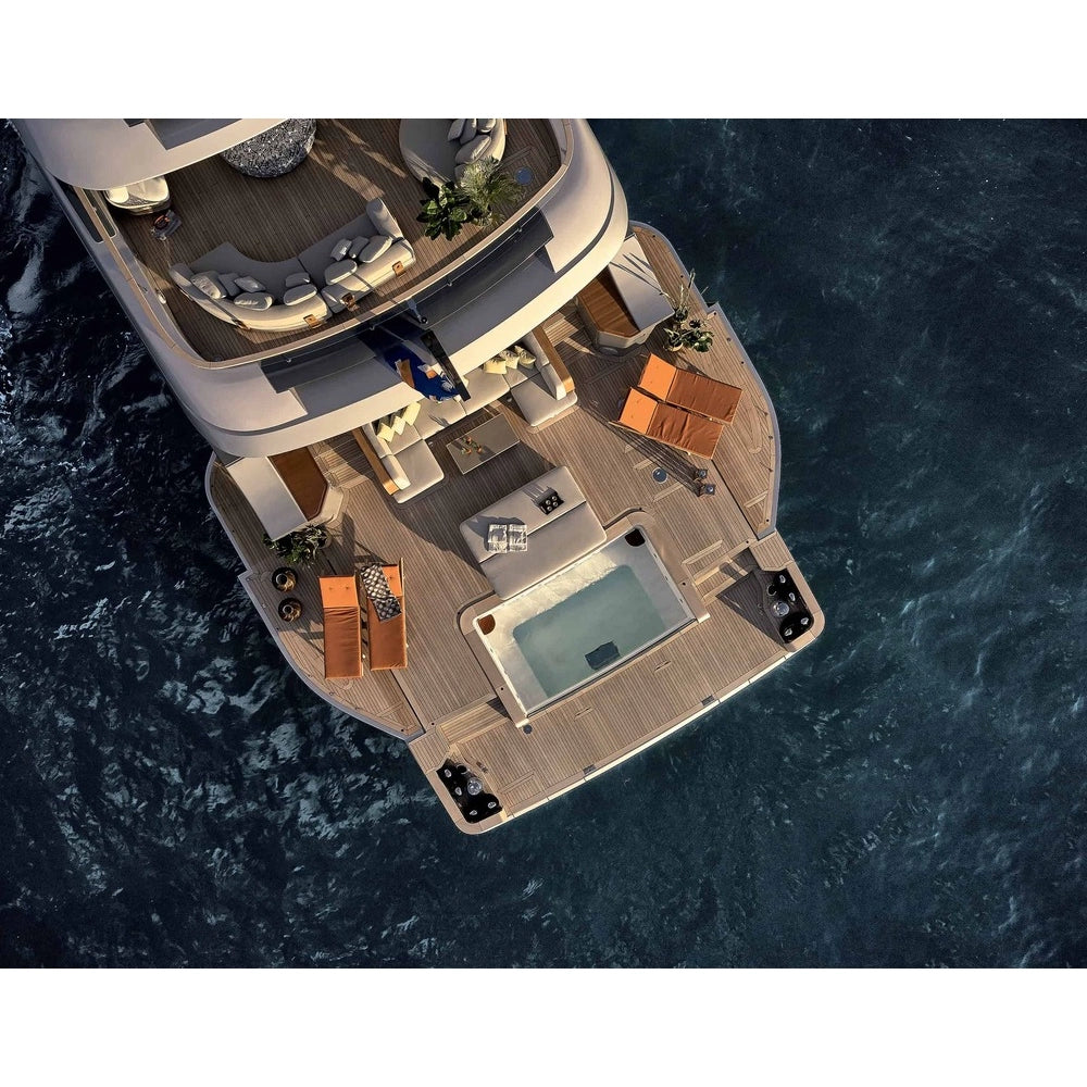 Italian Benetti Oasis 40M (Oasis Series) 36 Inches Ship Model