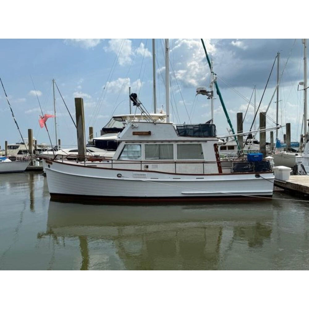 American Grand Banks 32 (Grand Banks Series) 36 Inches Ship Model