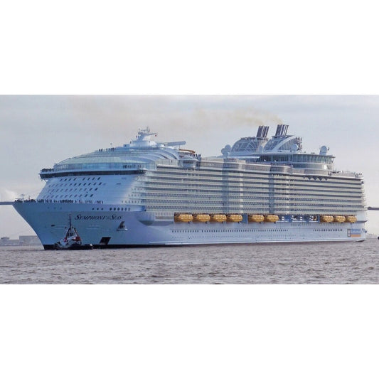 American Symphony of the Seas (Oasis Class) – Royal Caribbean 36 Inches Ship Model