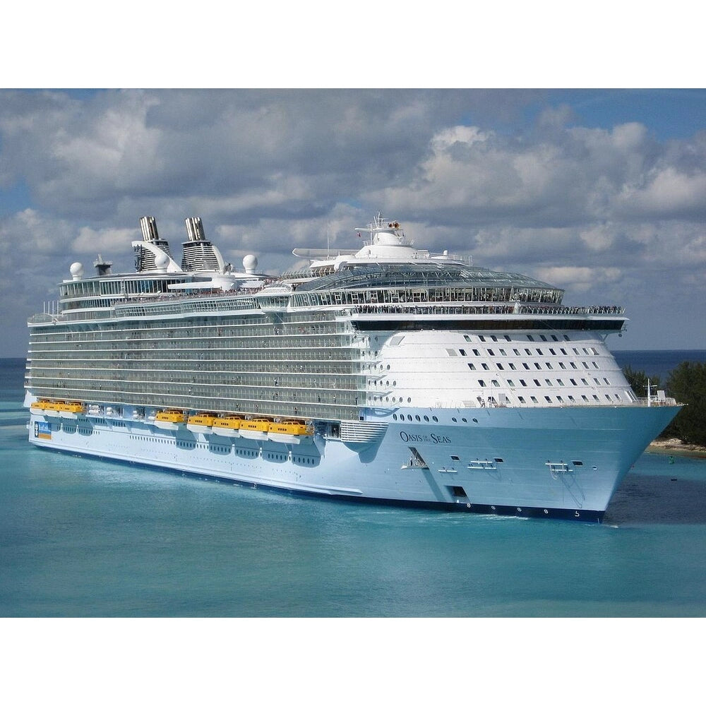 American Oasis of the Seas (Oasis Class) – Royal Caribbean 36 Inches Ship Model