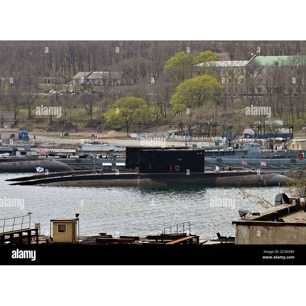 Russian B-871 Alrosa Kilo-Class Submarine (Project 877) 36 Inches Model