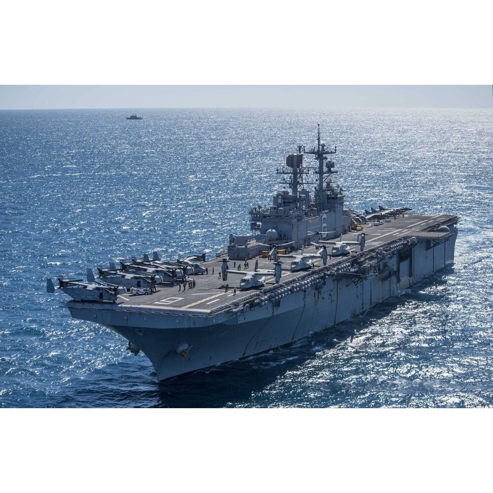 USS Bonhomme Richard (LHD-6) Wasp-Class 36 Inches Ship Model