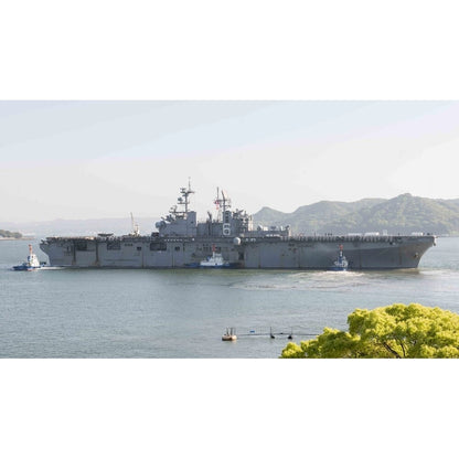 USS Bonhomme Richard (LHD-6) Wasp-Class 36 Inches Ship Model