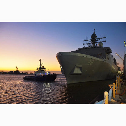 USS Fort Lauderdale (LPD-28) Amphibious Transport Dock 30 Inches Model
