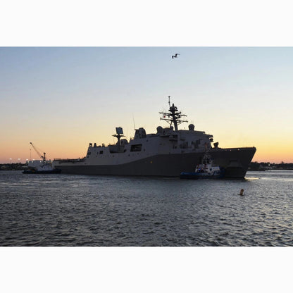 USS Fort Lauderdale (LPD-28) Amphibious Transport Dock 30 Inches Model