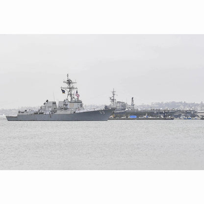 USS Mustin (DDG-89) Guided Missile Destroyer 30 InchesModel