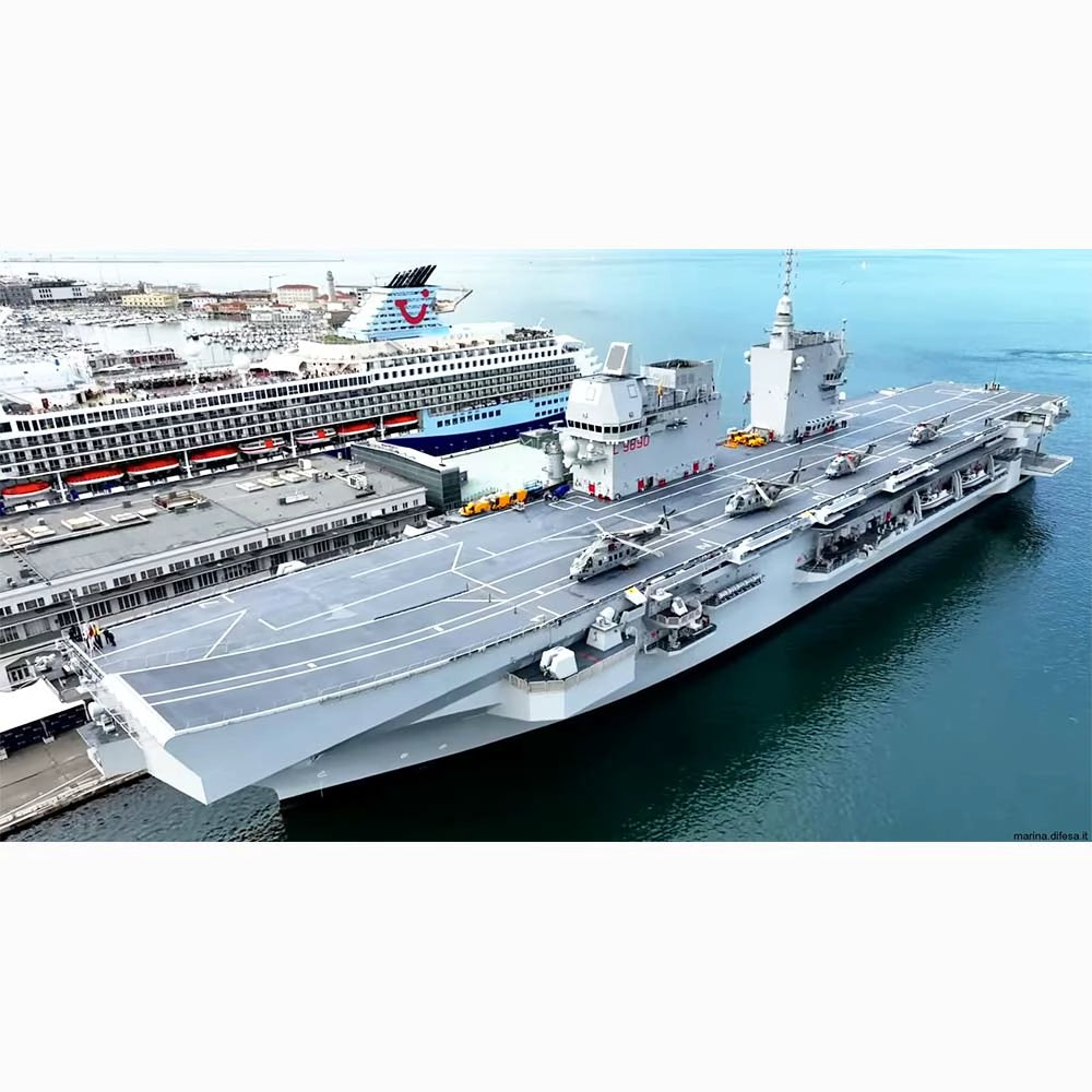 ITS Trieste (L9890) Amphibious Assault 30 Inches Ship Model