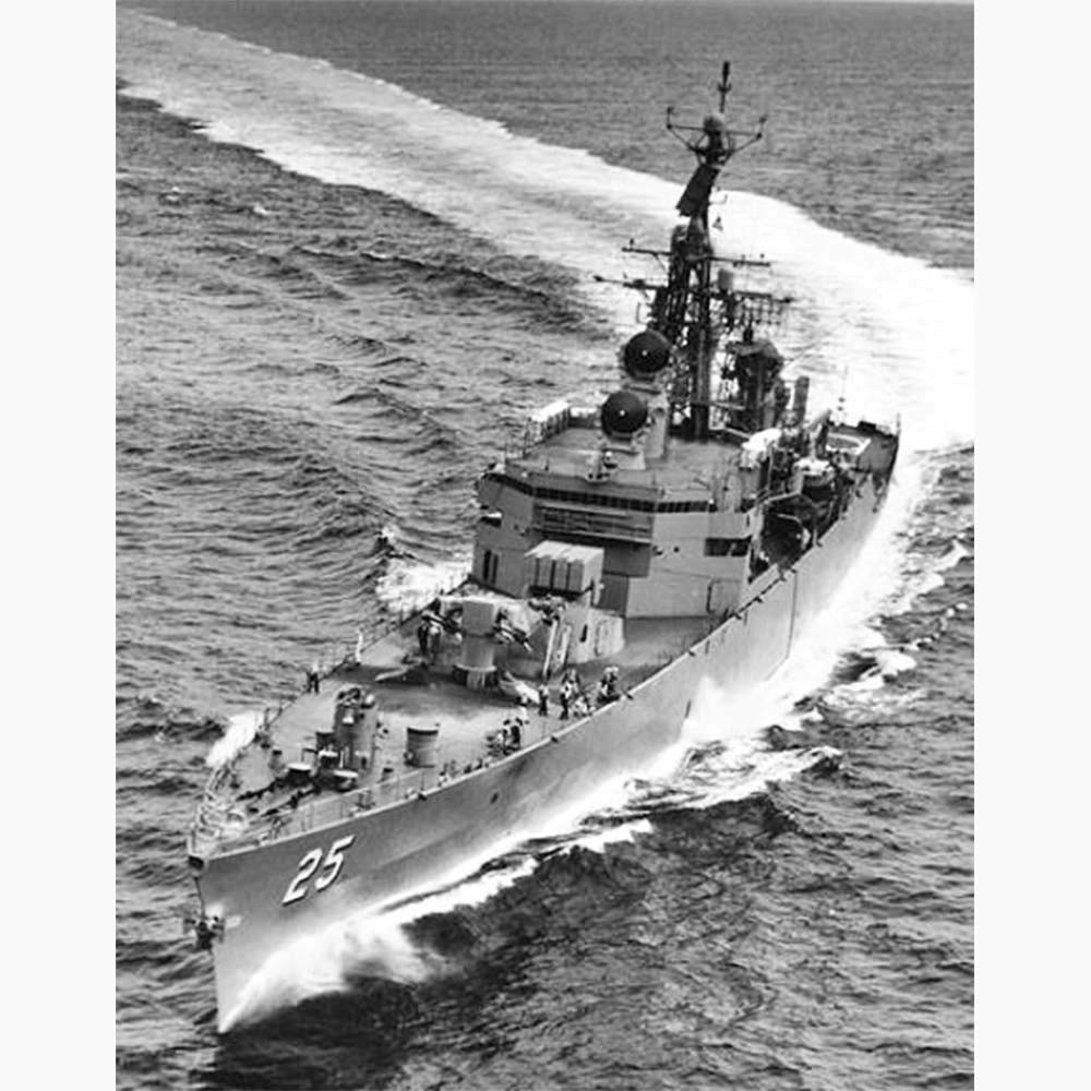 USS Bainbridge (DLGN-25) Nuclear Guided Missile Cruiser 30 Inches Model