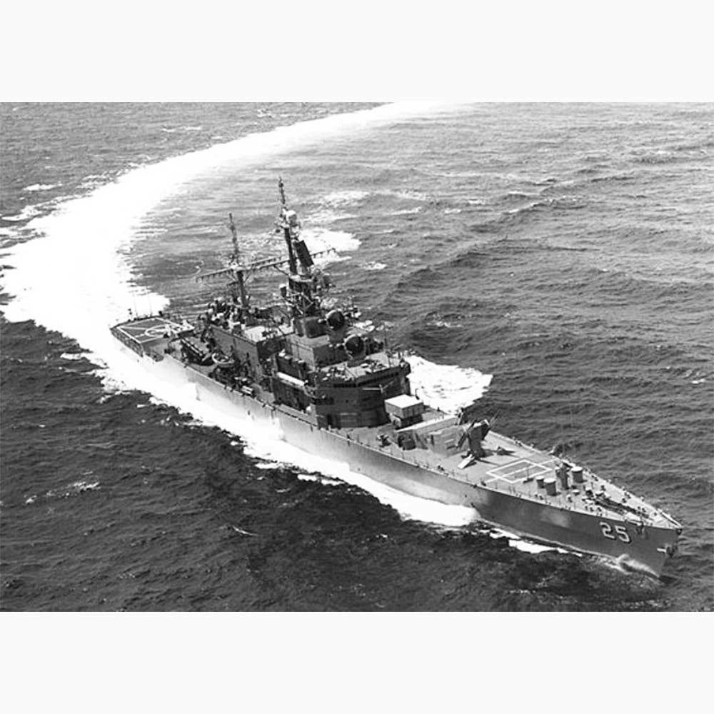 USS Bainbridge (DLGN-25) Nuclear Guided Missile Cruiser 30 Inches Model