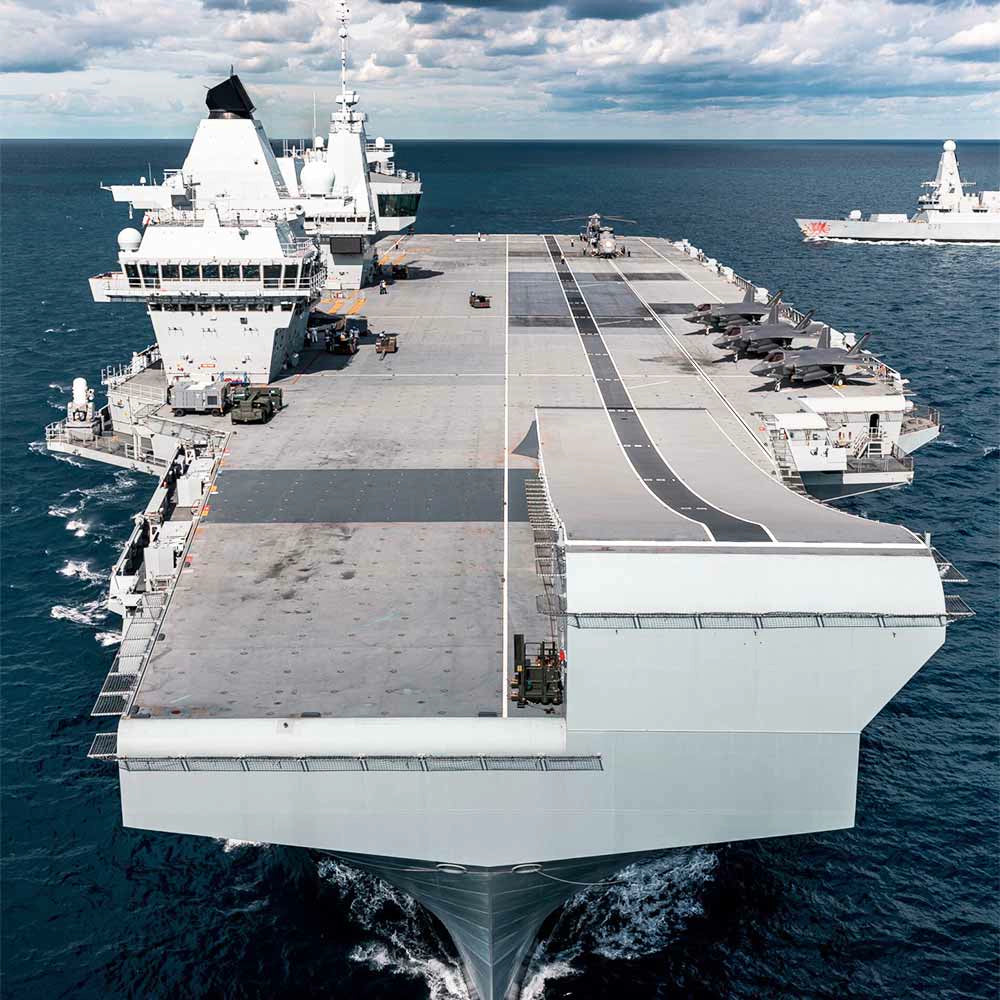 HMS Queen Elizabeth (R08) Aircraft Carrier 30 Inches Model