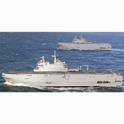 FS Mistral (L9013) Mistral class Amphibious Assault & Command Ship 30 Iches Ship Model