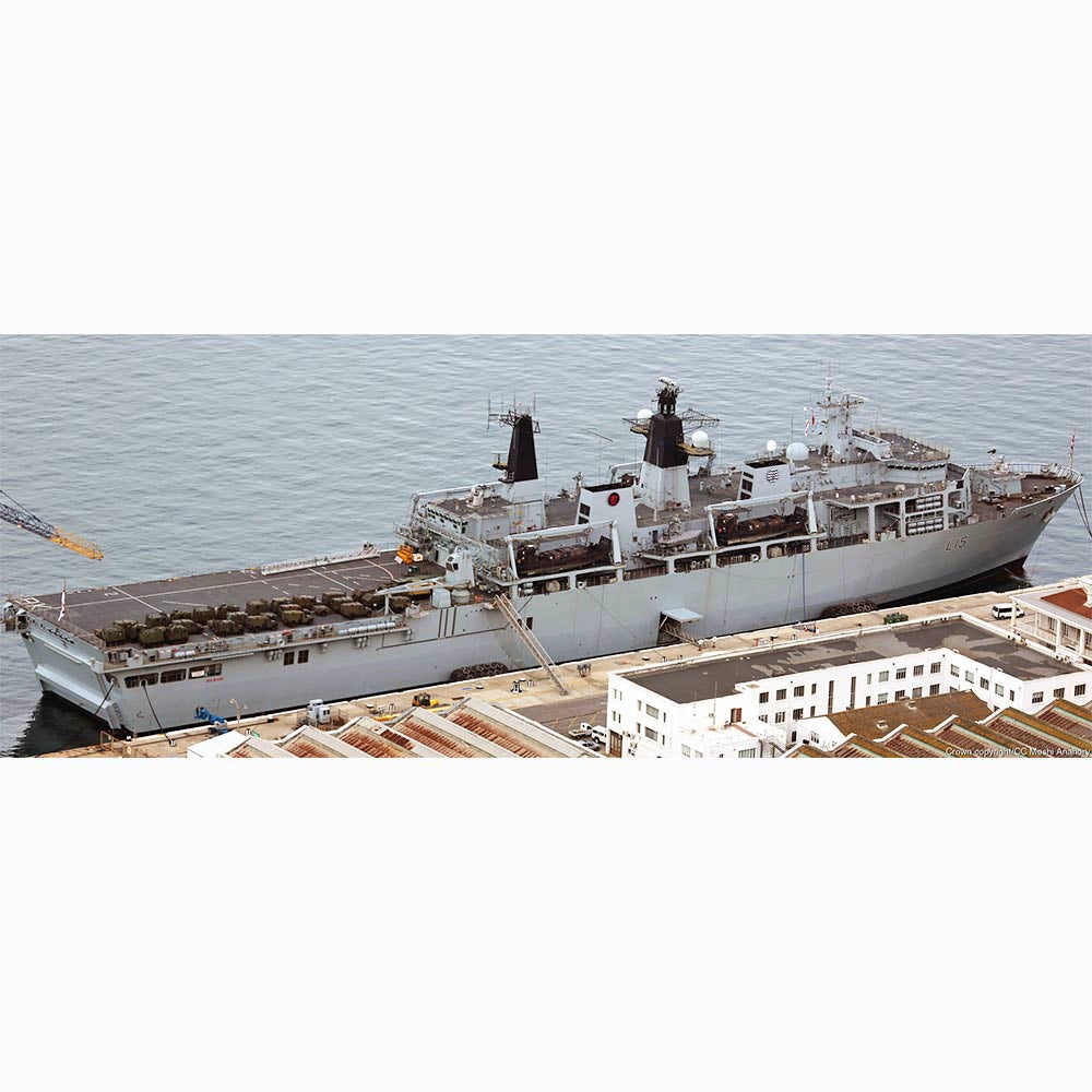HMS Bulwark (L15) Amphibious Assault 30 Inches Ship Model