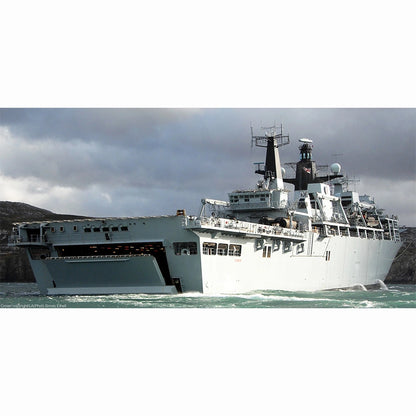 HMS Bulwark (L15) Amphibious Assault 30 Inches Ship Model