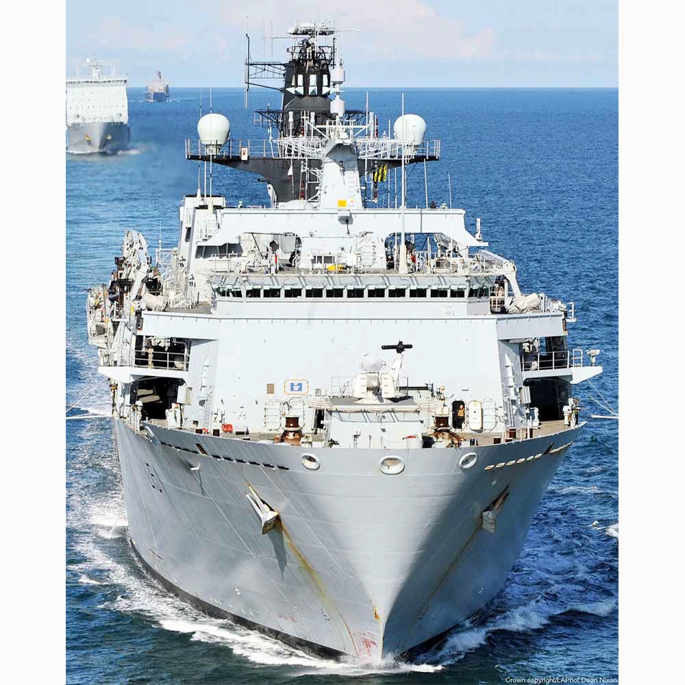 HMS Bulwark (L15) Amphibious Assault 30 Inches Ship Model