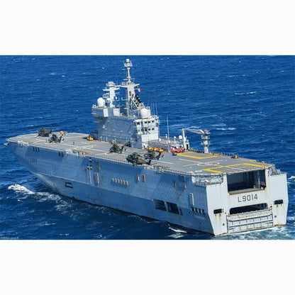 FS Tonnerre (L9014) Amphibious Assault 30 Inches Ship Model